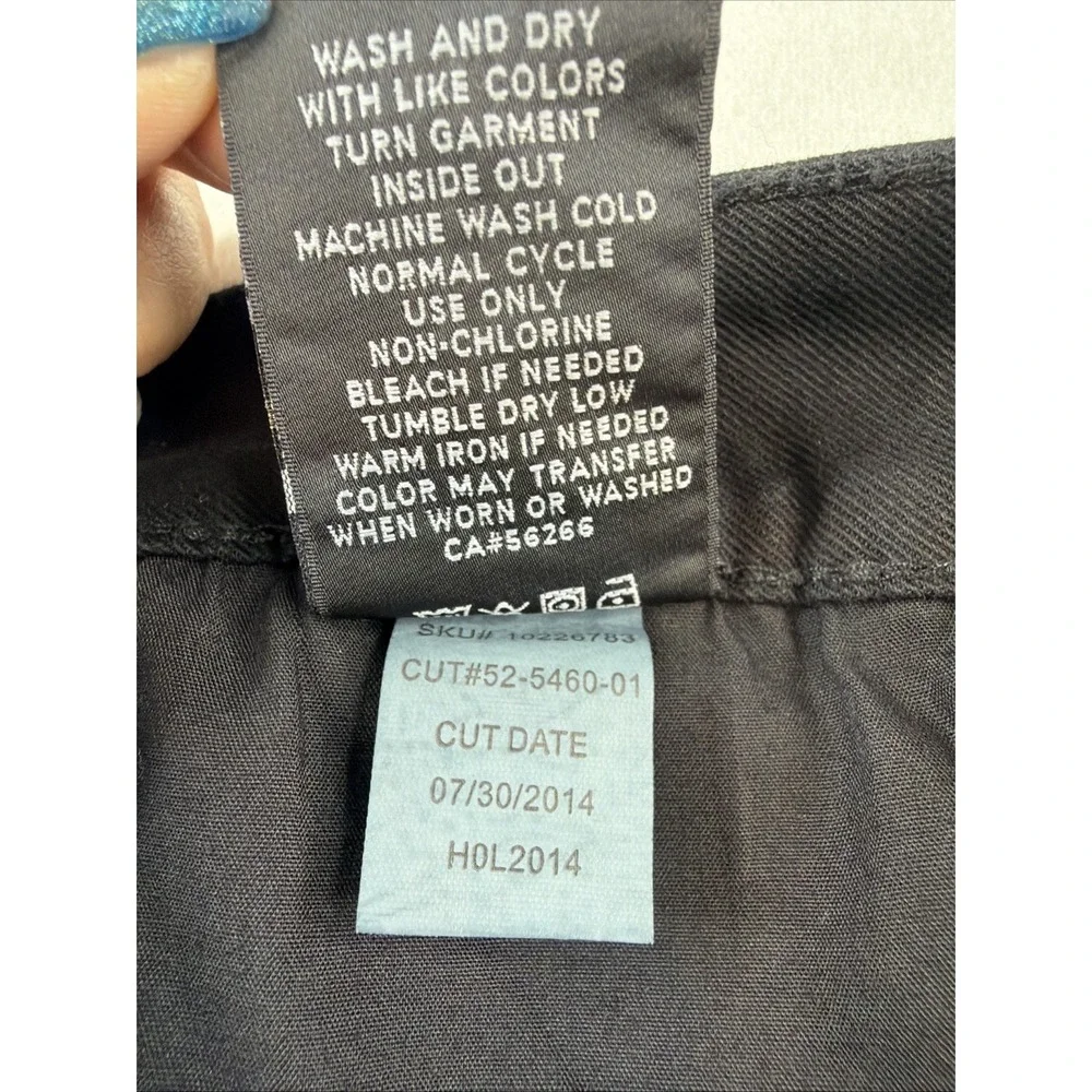 New with tags Torrid Premium women's skinny jeans in size 26.